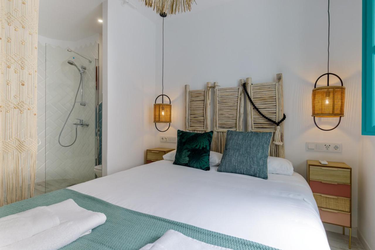 Petite Maison Lili By Caleta Homes Малага Экстерьер фото