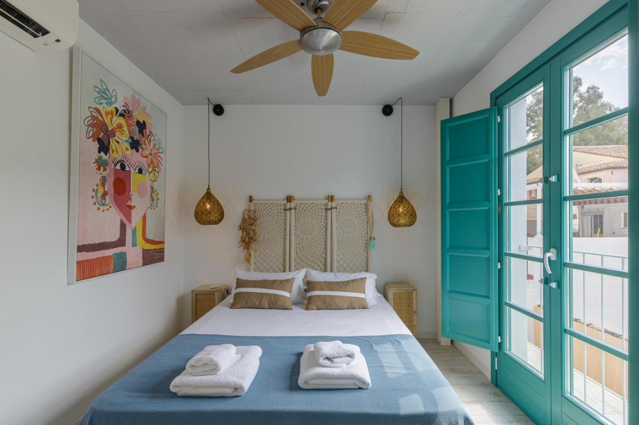 Petite Maison Lili By Caleta Homes Малага Экстерьер фото